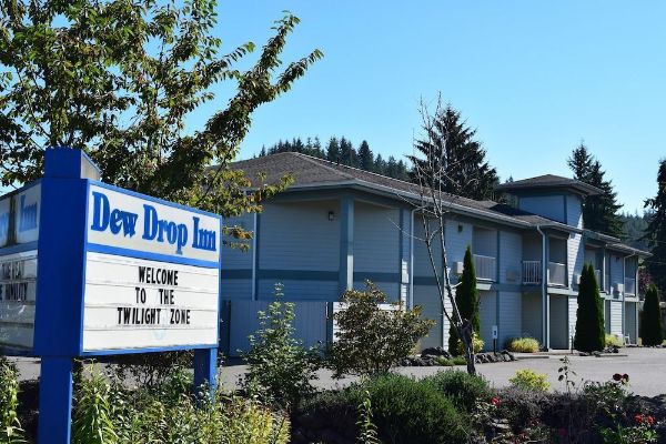 The Dew Drop Inn Motel (Forks)